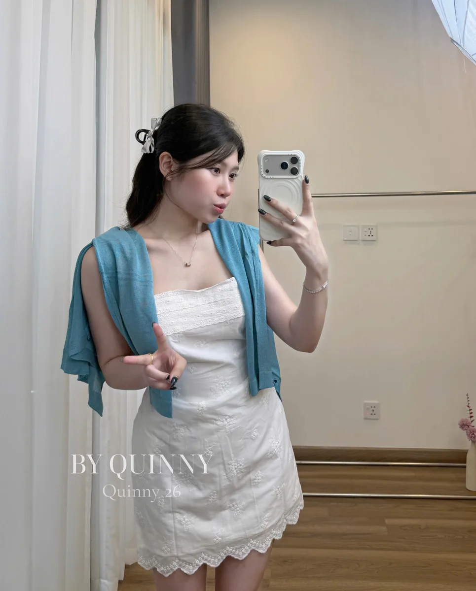 Quinny mặc ao-len-cardigan